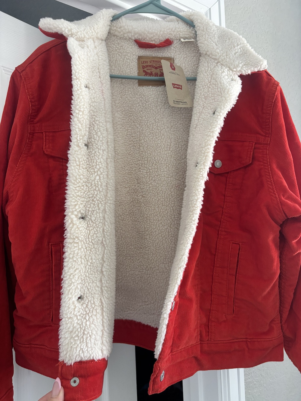 Women’s Levi’s Red Corduroy Sherpa Trucker Jacket (Ex-Boyfriend Fit) – NWT